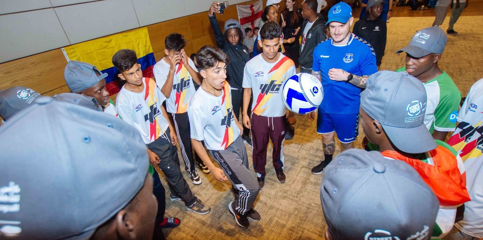 FeinuNOWYAEVpxV-e1665310778216